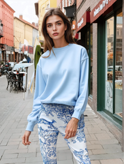 Damen Sommerhose – Leicht, gerade geschnitten, weiß mit blauer Tier- & Pflanzen-Grafik