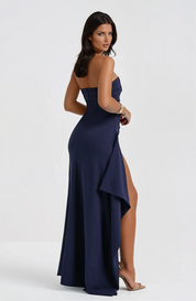 Langes Abendkleid für Damen – Trägerlos mit Beinschlitz