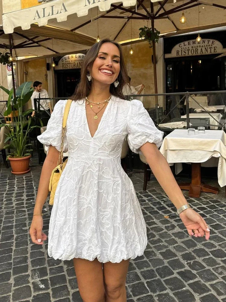 Damen Minikleid mit Stickerei – Puffärmel, V-Ausschnitt & romantisch