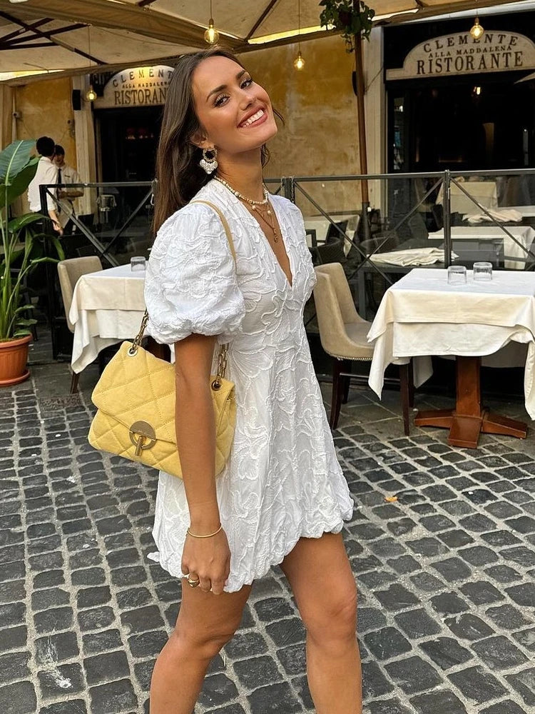 Damen Minikleid mit Stickerei – Puffärmel, V-Ausschnitt & romantisch
