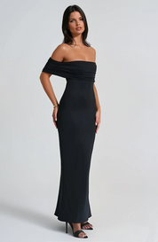 Damen Kleid mit freier Schulter – Enganliegend, Abendlook