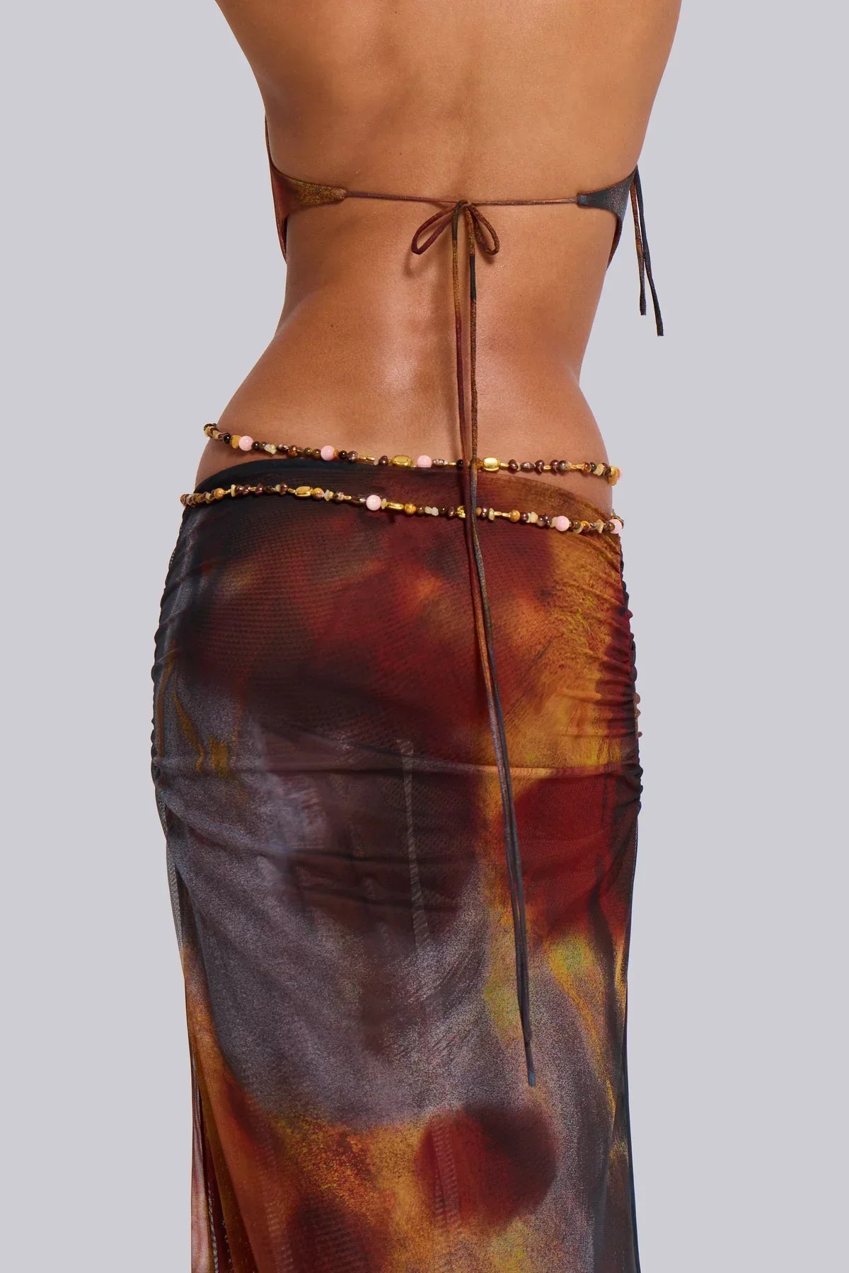 Rückenfreies Maxikleid mit Cut-Outs und Zierdetails – Ausgefallenes Design für Events & Partys