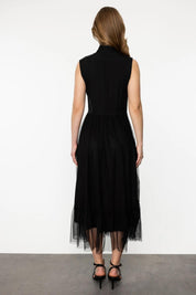 Ärmelloses Tüllkleid mit Kettengürtel – Eleganz für Frühling & Sommer