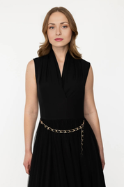 Ärmelloses Tüllkleid mit Kettengürtel – Eleganz für Frühling & Sommer